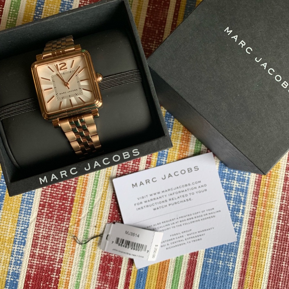 Marc Jacobs watch rose gold in a box. Great shape